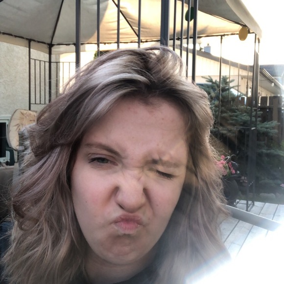 Meet your Posher, Aimee - Picture 4 of 5